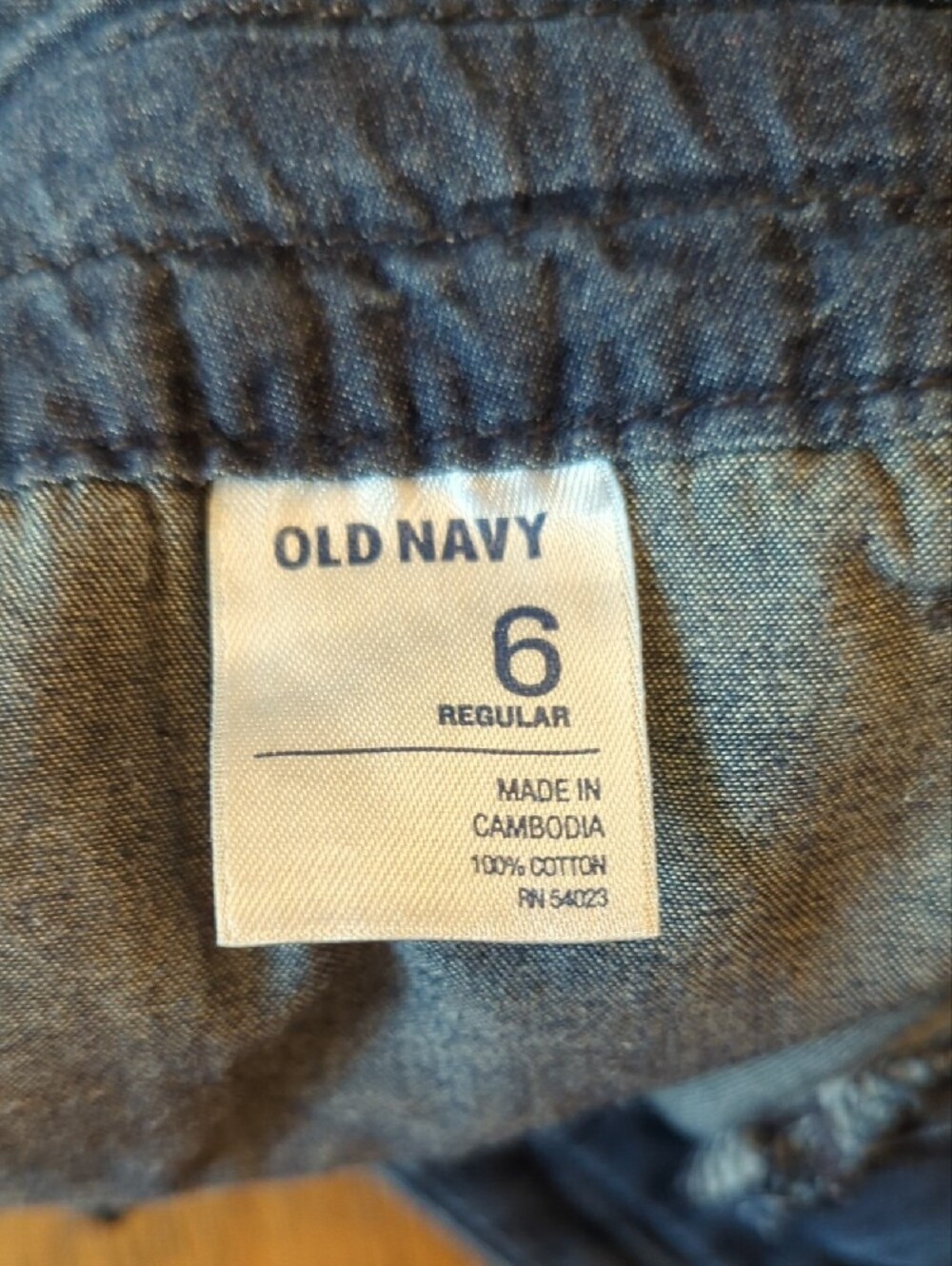 Old Navy Women's Dark Wash Chambray Cotton Cuffed Shorts Nautical Beachy - Picture 7 of 7
